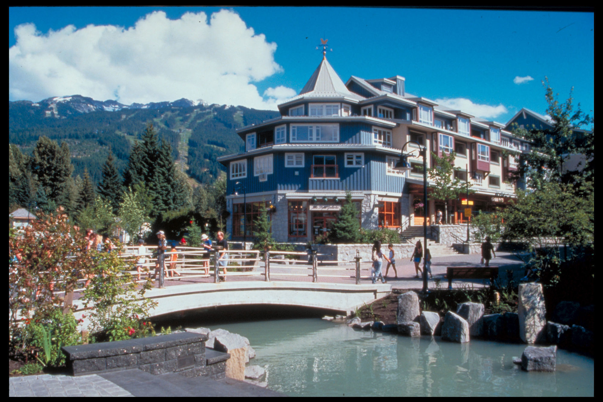 Town Plaza Suites Whistler Exterior photo