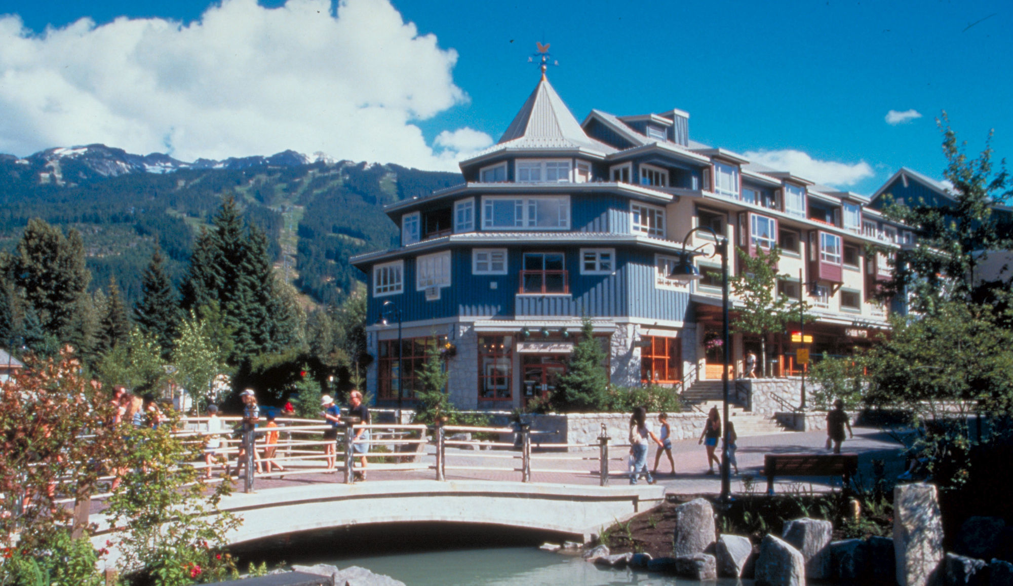 Town Plaza Suites Whistler Exterior photo